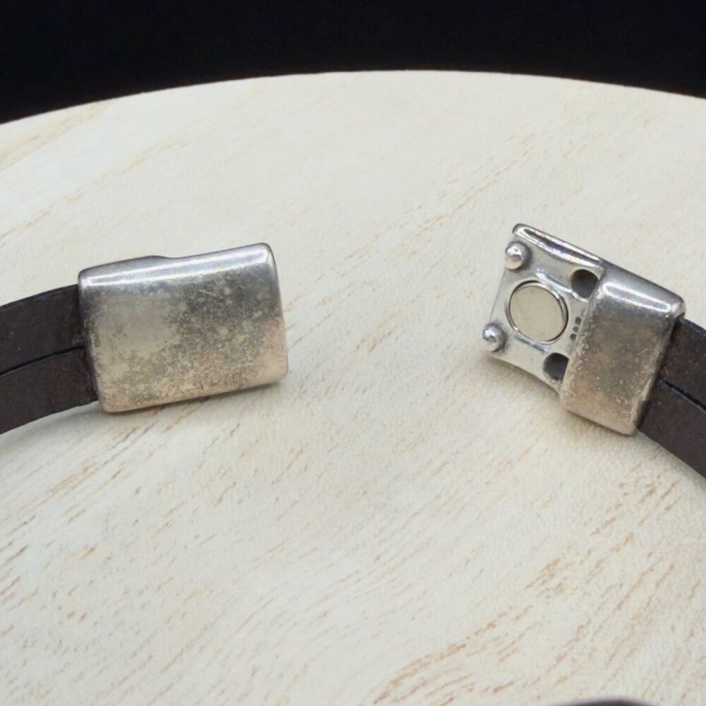 Handcrafted Leather Bracelet Silver Tone Metal Iridescent Glass Stone Magnetic - Picture 10 of 13
